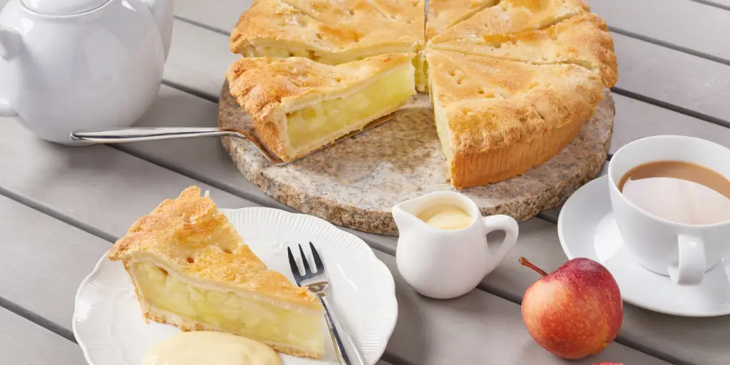 Fairway Assured Bramley Apple Pie: The Perfect Homestyle Delight JMP